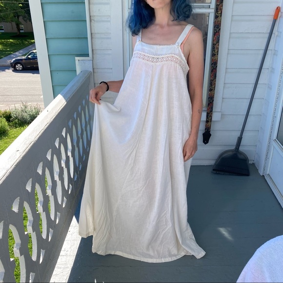Cream linen vintage prairie sundress/nightgown - Picture 3 of 6